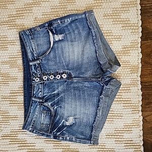 5 pocket, 5 button cuffed denim short for women